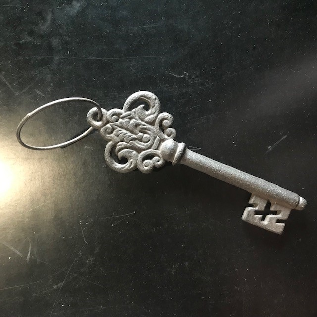 KEY, Antique Cast Iron Single X-Large 23cm